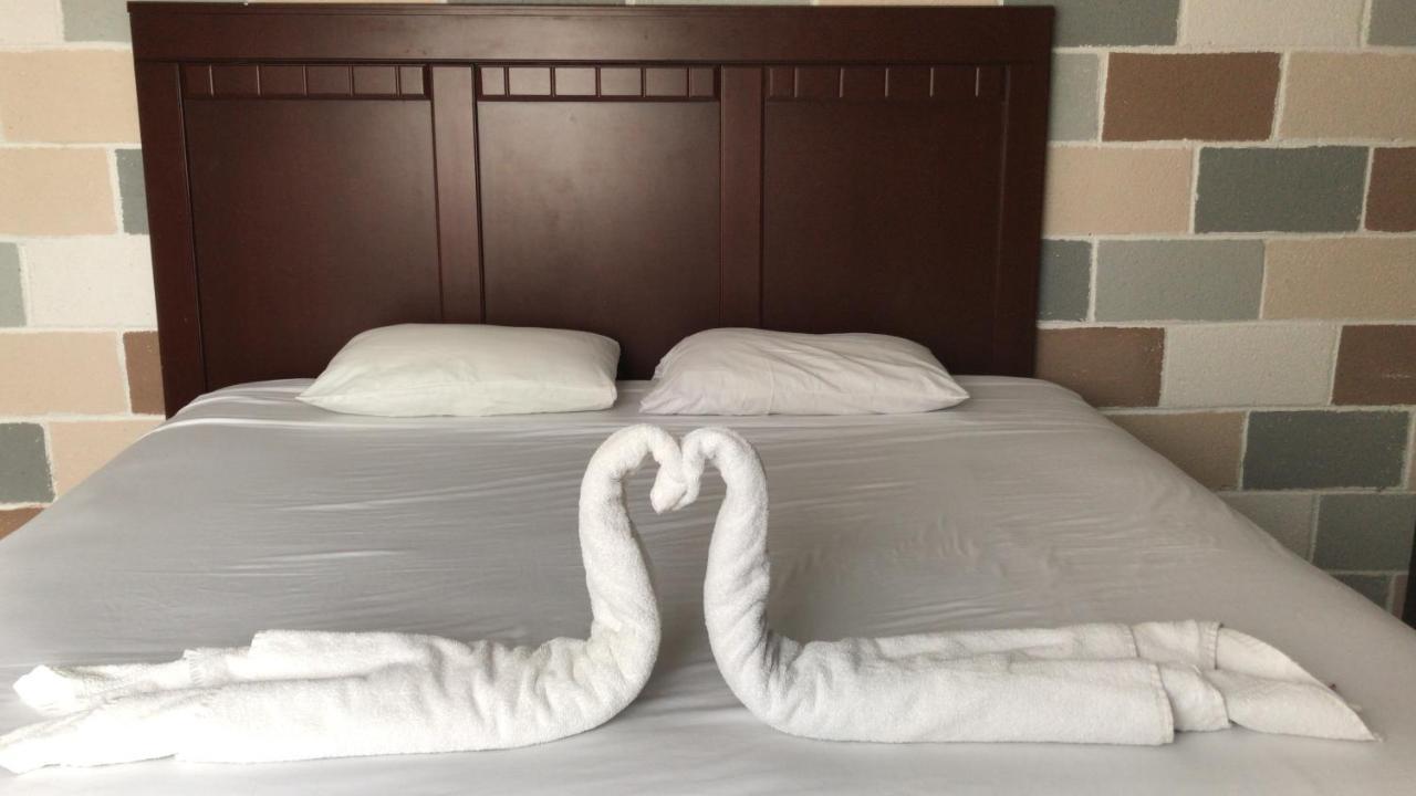 Lobo Inn ตูลุม ภายนอก รูปภาพ