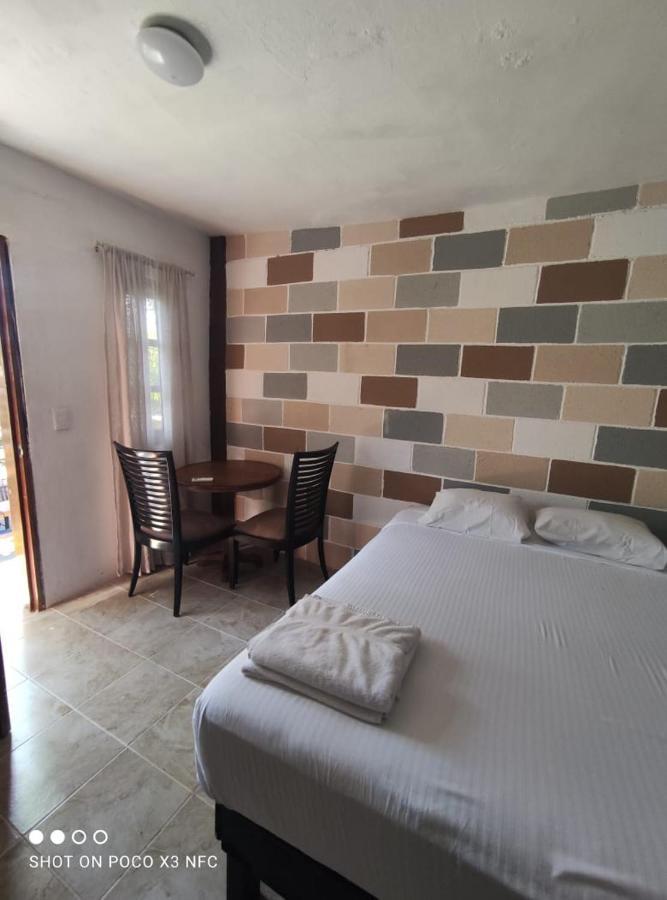 Lobo Inn ตูลุม ภายนอก รูปภาพ